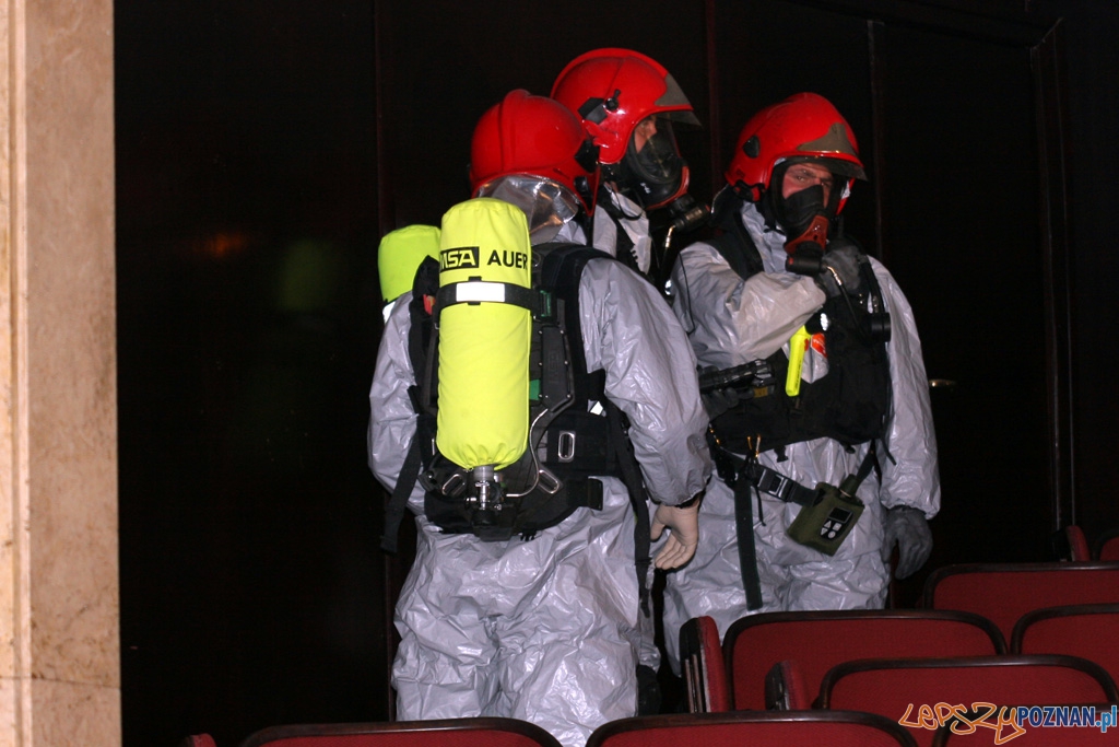 Atak na operę - Ćwiczenia służb 28.06.2010 r.  Foto: lepszyPOZNAN.pl / Piotr Rychter
