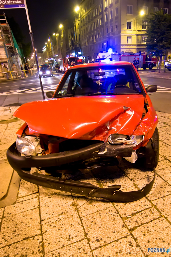Wypadek na skrzyżowaniu 27 Grudnia i Ratajczaka  Foto: lepszyPOZNAN.pl / Piotr Rychter