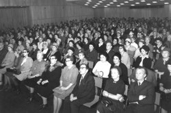 SALA WIELKA DAWNO, DAWNO W ODLEGŁEJ GALAKTYCE Foto: CK ZAMEK SALA WIELKA DAWNO, DAWNO W ODLEGŁEJ GALAKTYCE Foto: CK ZAMEK