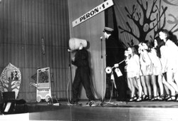 SALA WIELKA DAWNO, DAWNO W ODLEGŁEJ GALAKTYCE Foto: CK ZAMEK SALA WIELKA DAWNO, DAWNO W ODLEGŁEJ GALAKTYCE Foto: CK ZAMEK