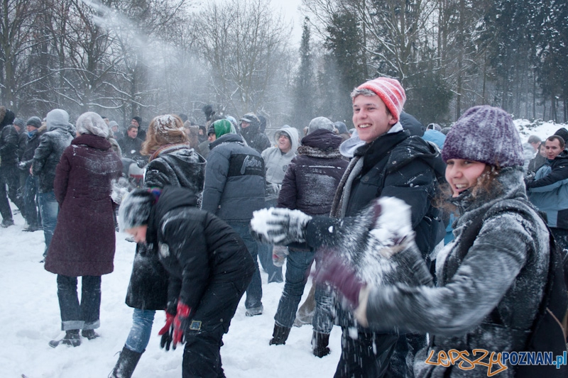 Wielka Poznańska Bitwa na Śnieżki - 18.12.2010 r. Foto: Paweł Rychter Wielka Poznańska Bitwa na Śnieżki - 18.12.2010 r. Foto: Paweł Rychter