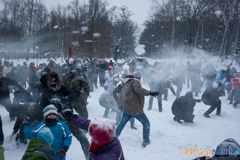Wielka Poznańska Bitwa na Śnieżki - 18.12.2010 r. Foto: Paweł Rychter Wielka Poznańska Bitwa na Śnieżki - 18.12.2010 r. Foto: Paweł Rychter
