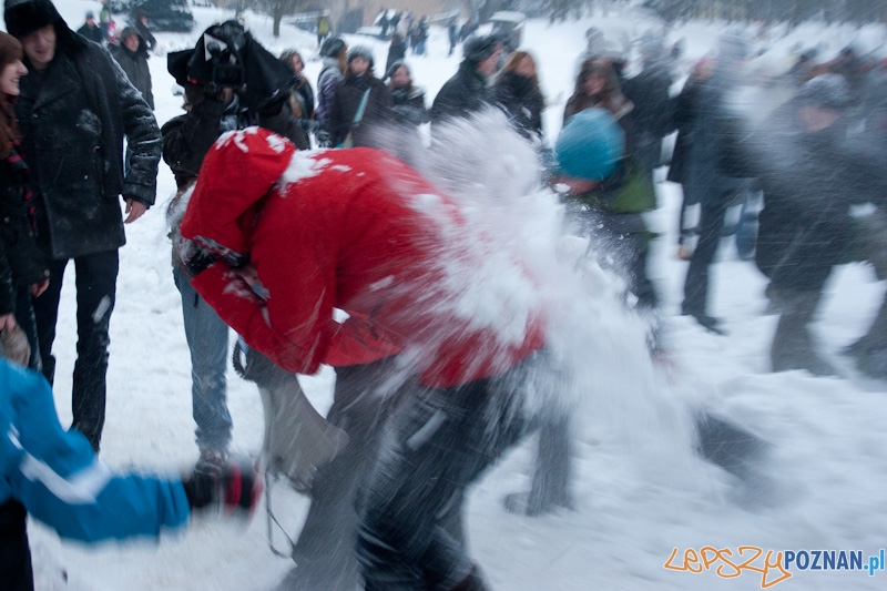 Wielka Poznańska Bitwa na Śnieżki - 18.12.2010 r. Foto: Paweł Rychter Wielka Poznańska Bitwa na Śnieżki - 18.12.2010 r. Foto: Paweł Rychter