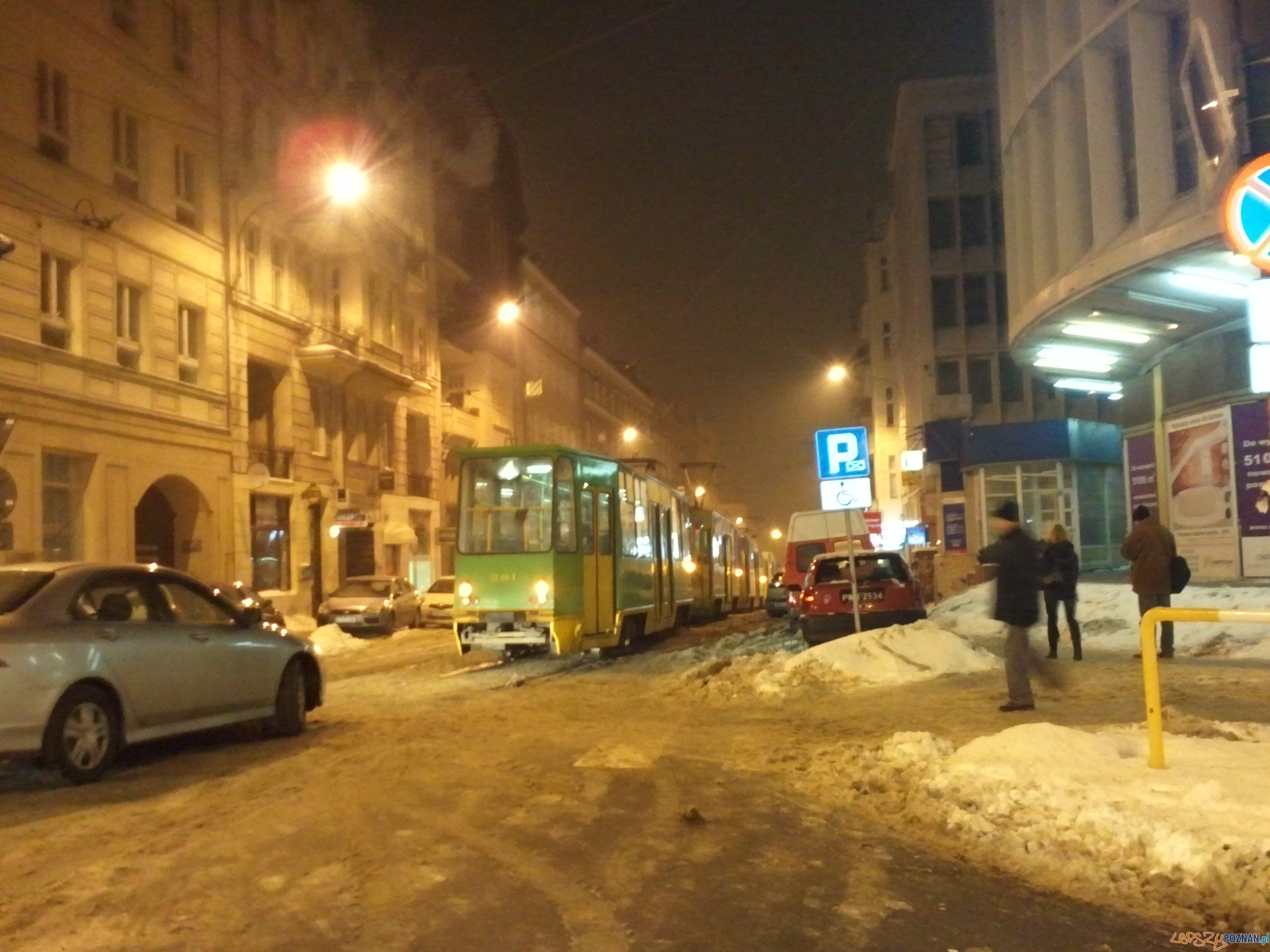 Zablokowane tramwaje na Mielżyńskiego Foto: gsm Zablokowane tramwaje na Mielżyńskiego Foto: gsm