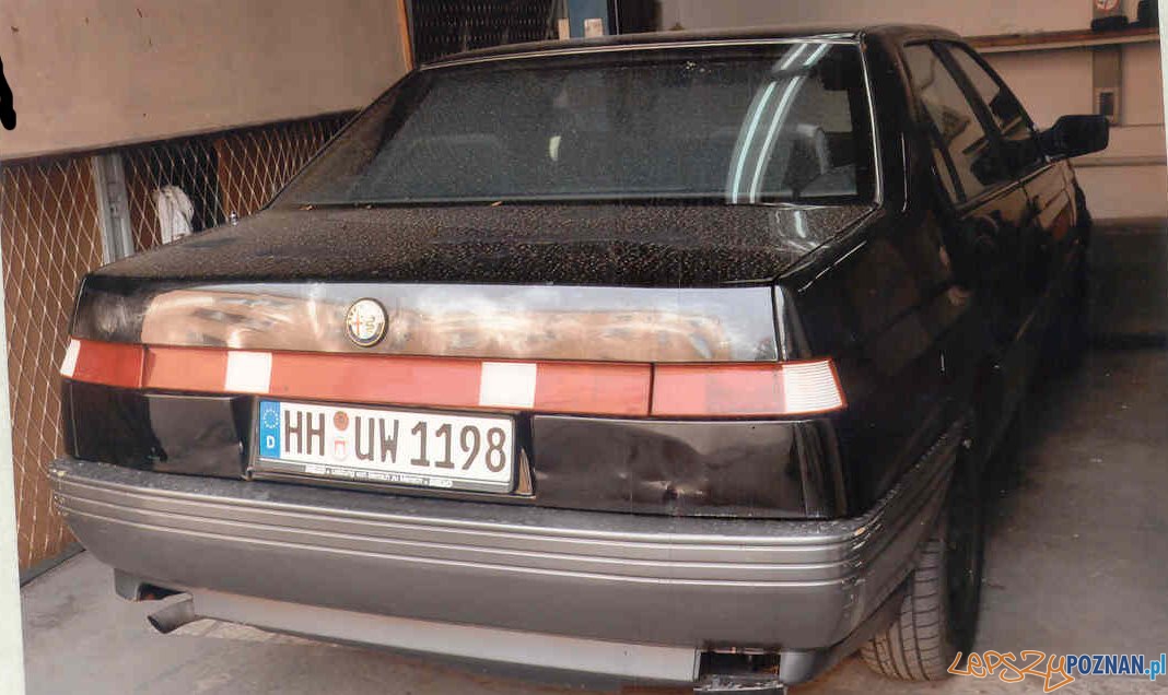 samochód sprawców napadu na kantor w Konienie Foto: KWPPoznań samochód sprawców napadu na kantor w Konienie Foto: KWPPoznań