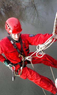 Most kolejowy na Starołęce był zagrożony! Foto: kpt. K. Bugajak Most kolejowy na Starołęce był zagrożony! Foto: kpt. K. Bugajak