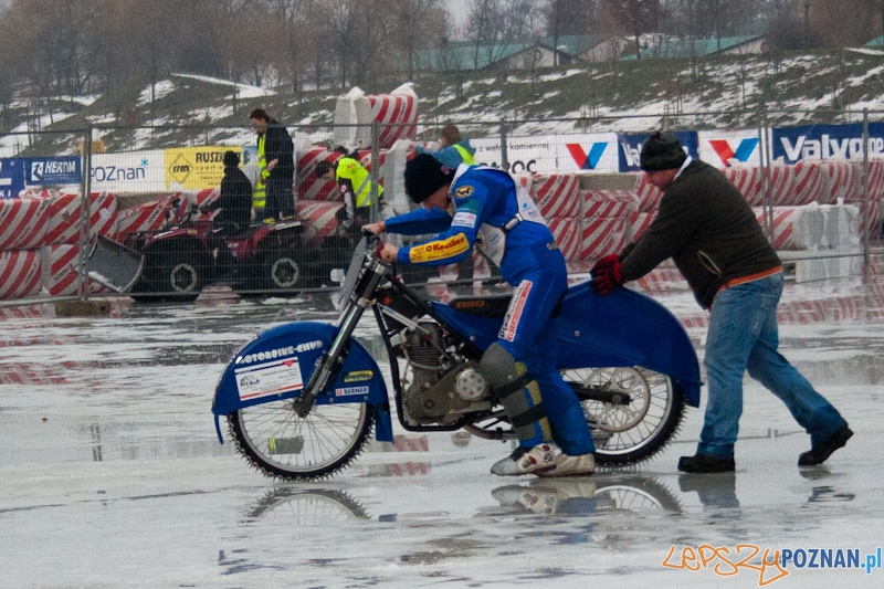 Ice Racing Team na Malcie w Poznaniu - 08.01.2011 r. Foto: lepszyPOZNAN.pl / Paweł Rychter Ice Racing Team na Malcie w Poznaniu - 08.01.2011 r. Foto: lepszyPOZNAN.pl / Paweł Rychter