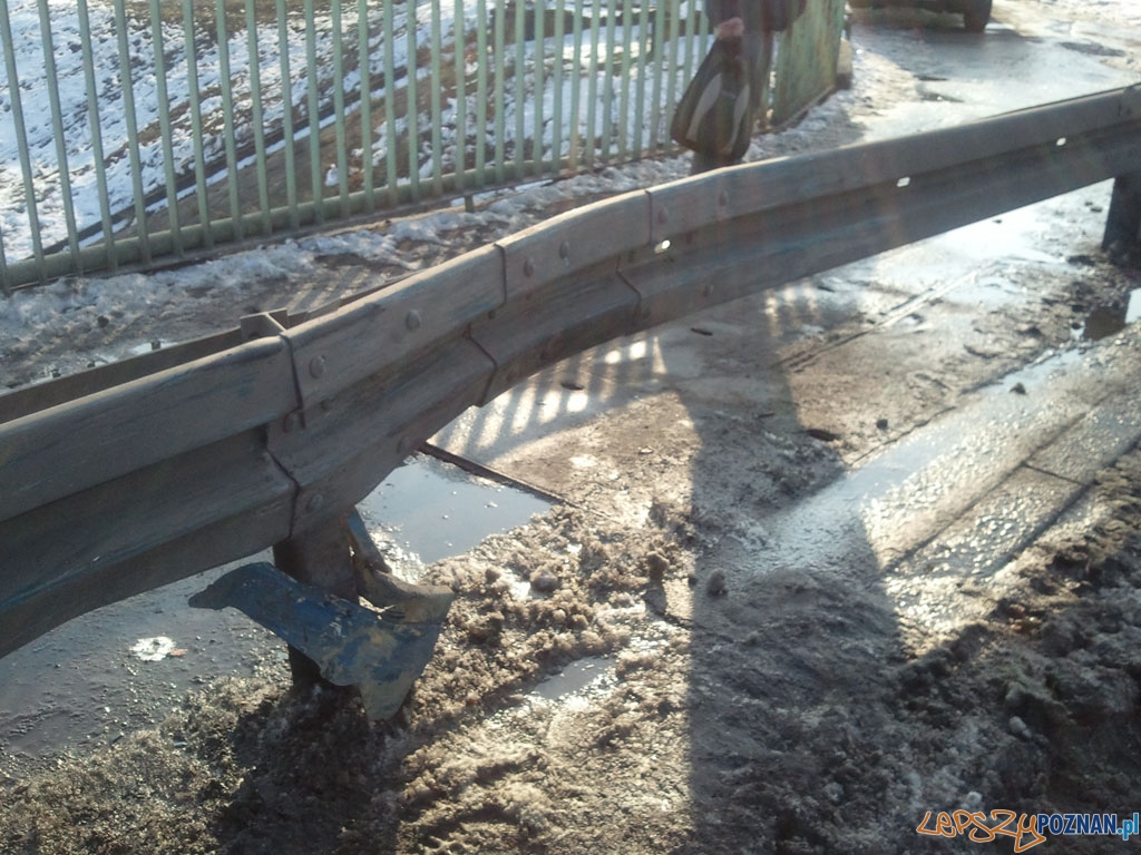 Wypadek na moście Bolesława Chrobrego Foto: lepszyPOZNAN.pl / Andrzej Wypadek na moście Bolesława Chrobrego Foto: lepszyPOZNAN.pl / Andrzej