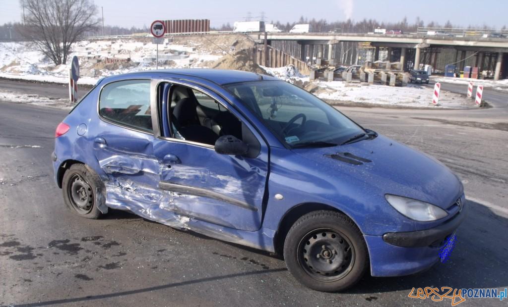 Wypadek na Światopełka Foto: KM PSP w Poznaniu Wypadek na Światopełka Foto: KM PSP w Poznaniu