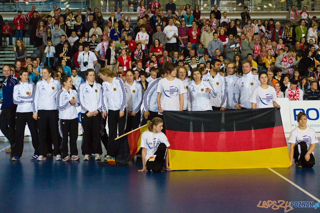 III Halowe Mistrzostwa Świata w Hokeju Na Trawie -Dekoracja Foto: lepszyPOZNAN.pl / Piotr Rychter III Halowe Mistrzostwa Świata w Hokeju Na Trawie -Dekoracja Foto: lepszyPOZNAN.pl / Piotr Rychter