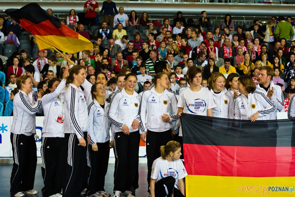 III Halowe Mistrzostwa Świata w Hokeju Na Trawie -Dekoracja Foto: lepszyPOZNAN.pl / Piotr Rychter III Halowe Mistrzostwa Świata w Hokeju Na Trawie -Dekoracja Foto: lepszyPOZNAN.pl / Piotr Rychter