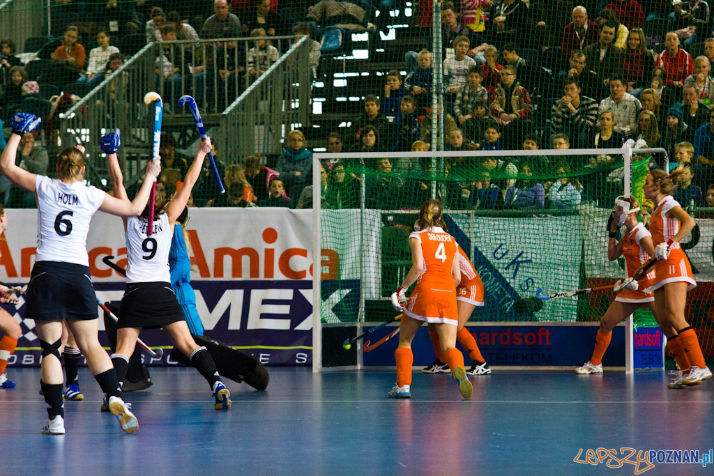 III Halowe Mistrzostwa Świata w Hokeju Na Trawie -Finał kobiet - Niemcy - Holandia Foto: lepszyPOZNAN.pl / Piotr Rychter III Halowe Mistrzostwa Świata w Hokeju Na Trawie -Finał kobiet - Niemcy - Holandia Foto: lepszyPOZNAN.pl / Piotr Rychter