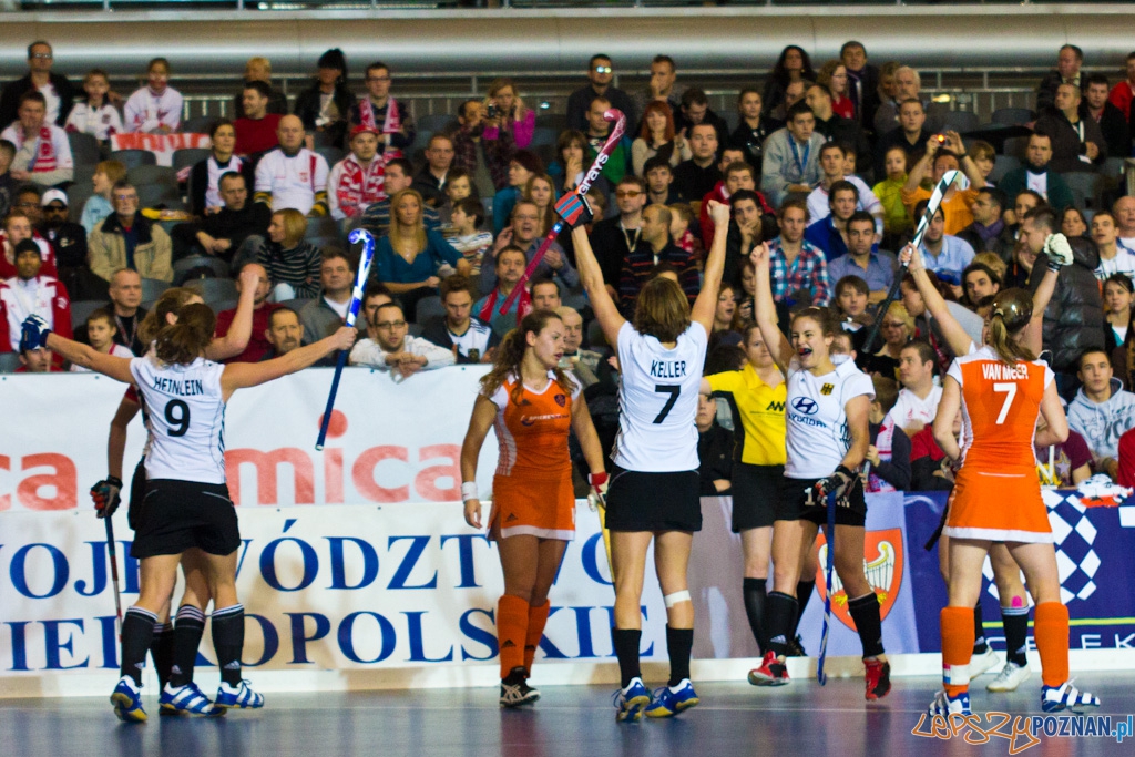 III Halowe Mistrzostwa Świata w Hokeju Na Trawie -Finał kobiet - Niemcy - Holandia Foto: lepszyPOZNAN.pl / Piotr Rychter III Halowe Mistrzostwa Świata w Hokeju Na Trawie -Finał kobiet - Niemcy - Holandia Foto: lepszyPOZNAN.pl / Piotr Rychter