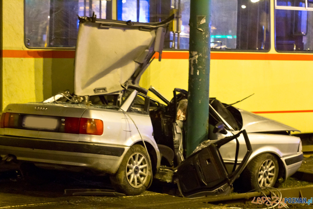 Wypadek na rondzie Rataje Foto: lepszyPOZNAN.pl / Piotr Rychter Wypadek na rondzie Rataje Foto: lepszyPOZNAN.pl / Piotr Rychter