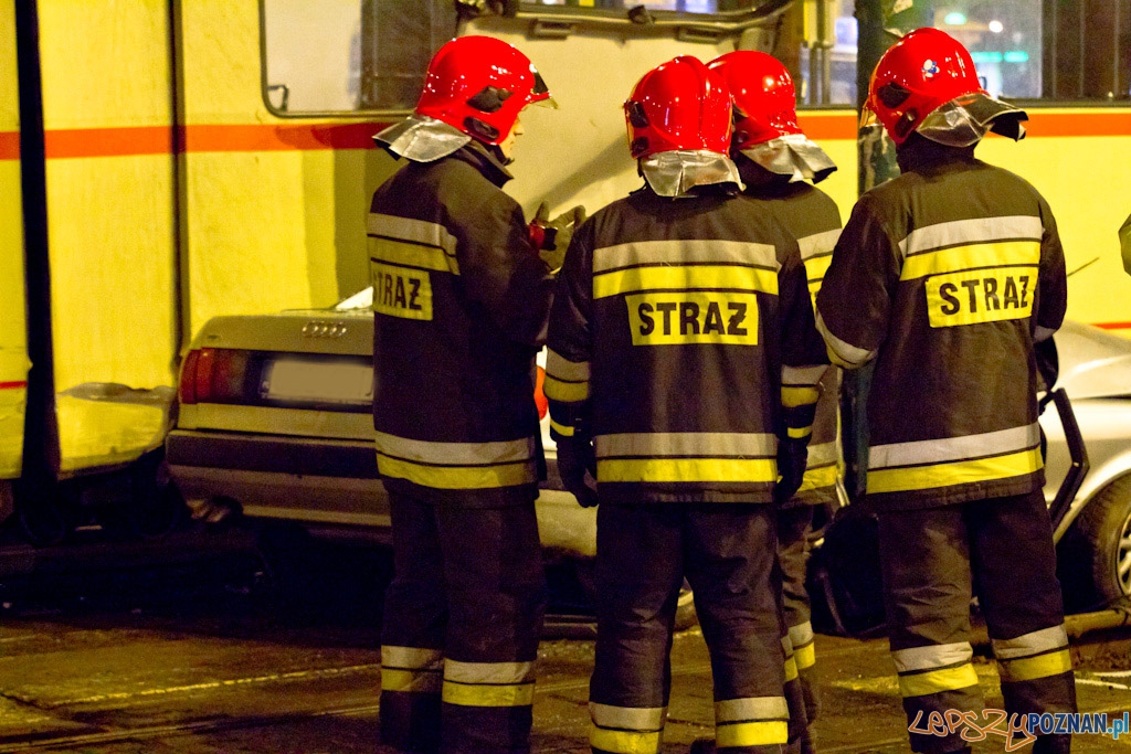 Wypadek na rondzie Rataje Foto: lepszyPOZNAN.pl / Piotr Rychter Wypadek na rondzie Rataje Foto: lepszyPOZNAN.pl / Piotr Rychter