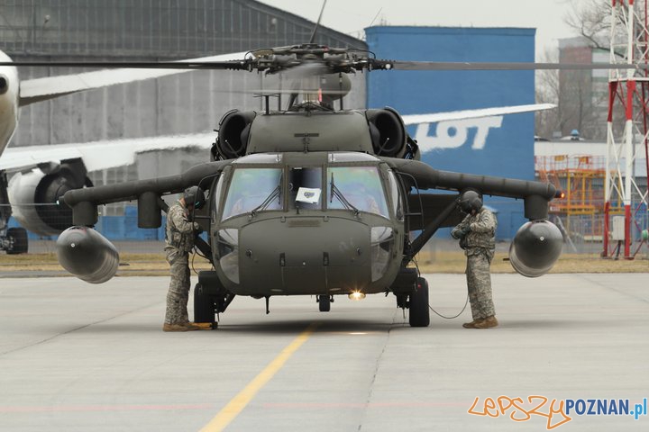 Black Hawki na warszawskim lotnisku Foto: Lotnisko Chopina Black Hawki na warszawskim lotnisku Foto: Lotnisko Chopina