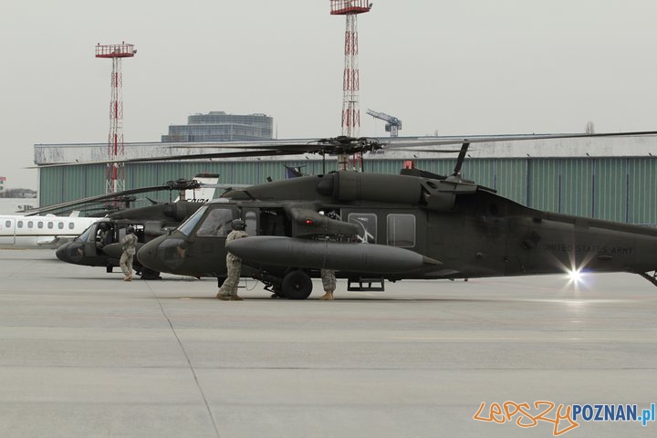 Black Hawki na warszawskim lotnisku Foto: Lotnisko Chopina Black Hawki na warszawskim lotnisku Foto: Lotnisko Chopina