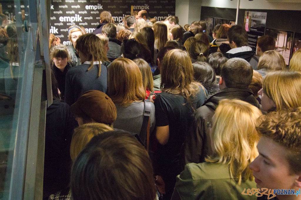 White Lies w Empiku Foto: lepszyPOZNAN.pl / Piotr Rychter White Lies w Empiku Foto: lepszyPOZNAN.pl / Piotr Rychter