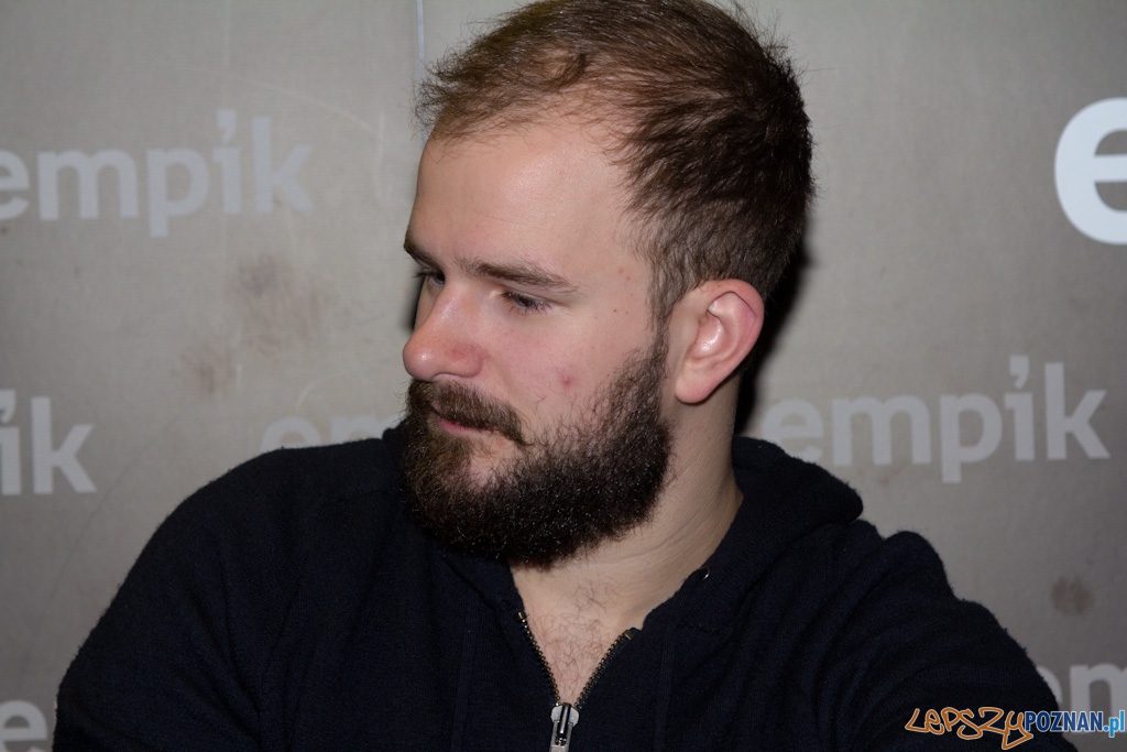 White Lies w Empiku - na zdjęciu Jack Lawrence-Brown Foto: lepszyPOZNAN.pl / Piotr Rychter White Lies w Empiku - na zdjęciu Jack Lawrence-Brown Foto: lepszyPOZNAN.pl / Piotr Rychter