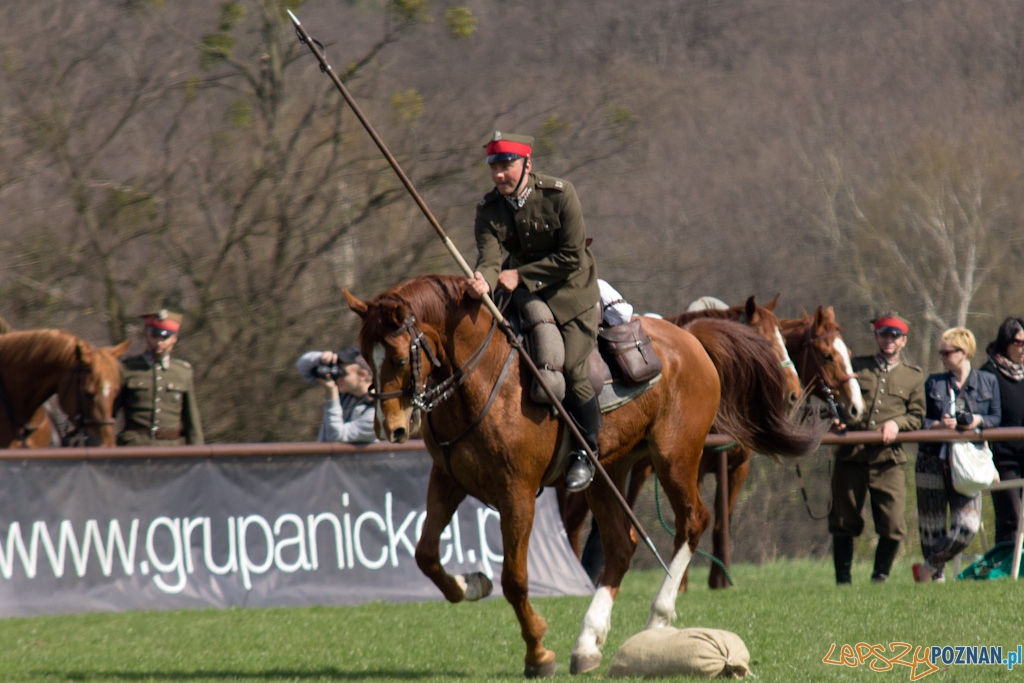 Dni Ułana 2011 - konkurs władania lancą Foto: lepszyPOZNAN.pl / Piotr Rychter Dni Ułana 2011 - konkurs władania lancą Foto: lepszyPOZNAN.pl / Piotr Rychter