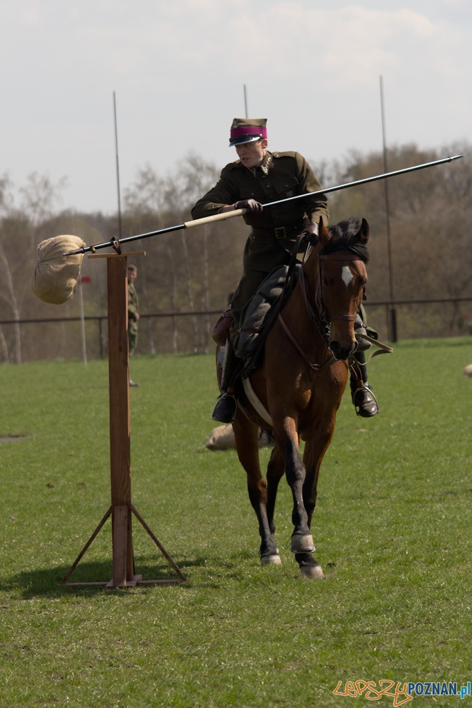 Dni Ułana 2011 - konkurs władania lancą Foto: lepszyPOZNAN.pl / Piotr Rychter Dni Ułana 2011 - konkurs władania lancą Foto: lepszyPOZNAN.pl / Piotr Rychter