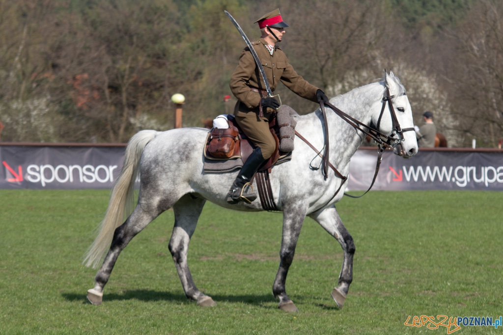 Dni Ułana 2011 - konkurs władania szpadą Foto: lepszyPOZNAN.pl / Piotr Rychter Dni Ułana 2011 - konkurs władania szpadą Foto: lepszyPOZNAN.pl / Piotr Rychter