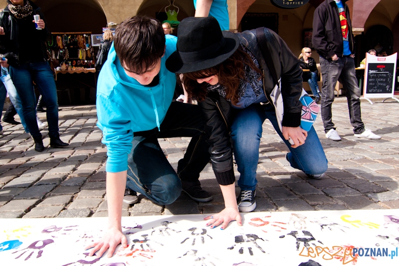 Studenci na Starym Rynku - 1.04.2011 r. Foto: LepszyPOZNAN.pl / Paweł Rychter Studenci na Starym Rynku - 1.04.2011 r. Foto: LepszyPOZNAN.pl / Paweł Rychter
