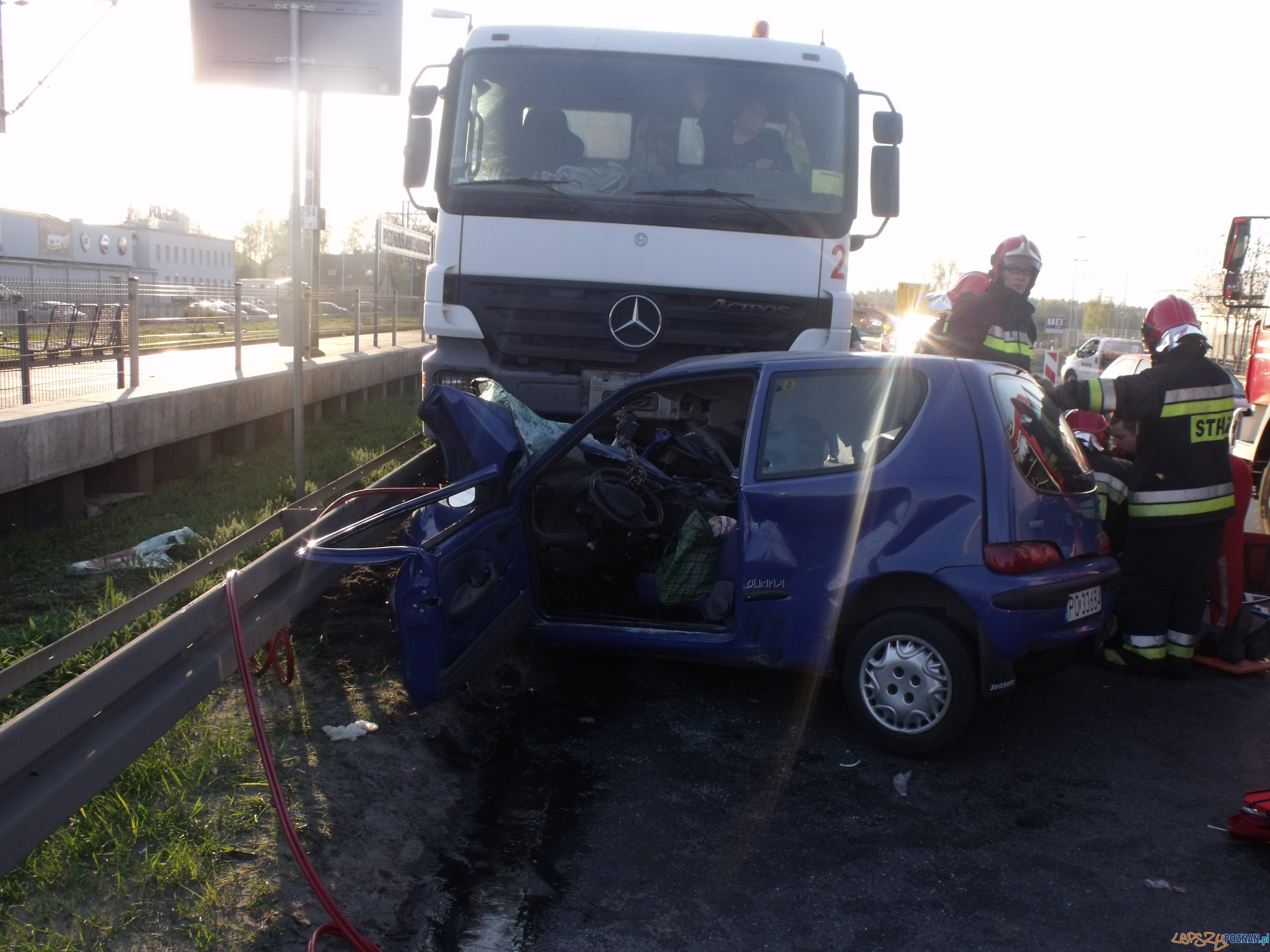 Wypadek na Warszawskiej Foto: KM Państwowej Straży Pożarnej Wypadek na Warszawskiej Foto: KM Państwowej Straży Pożarnej