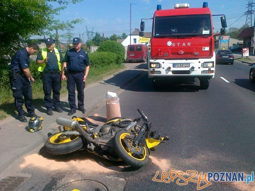 Wypadek motocyklisty w Czerwonaku Foto: Komenda Miejska Państwowej Straży Pożarnej Wypadek motocyklisty w Czerwonaku Foto: Komenda Miejska Państwowej Straży Pożarnej