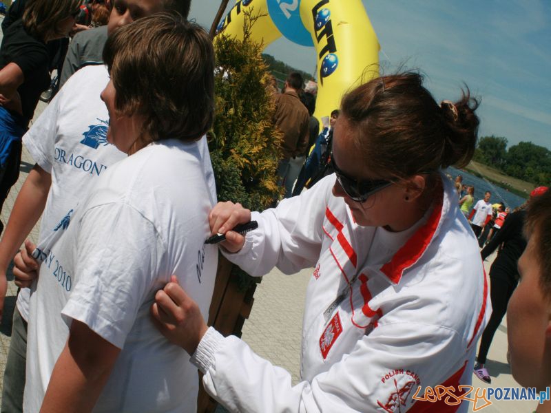 Smocze łodzie - autografy mistrzów Foto: Marta Sojkin, Poznańskie Dragony Smocze łodzie - autografy mistrzów Foto: Marta Sojkin, Poznańskie Dragony