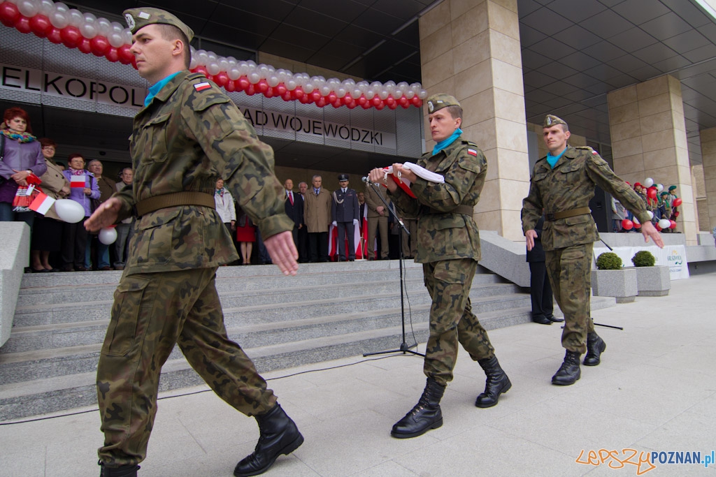 Dzień Flagi - 2.05.2011 r. Foto: lepszyPOZNAN.pl / Piotr Rychter Dzień Flagi - 2.05.2011 r. Foto: lepszyPOZNAN.pl / Piotr Rychter