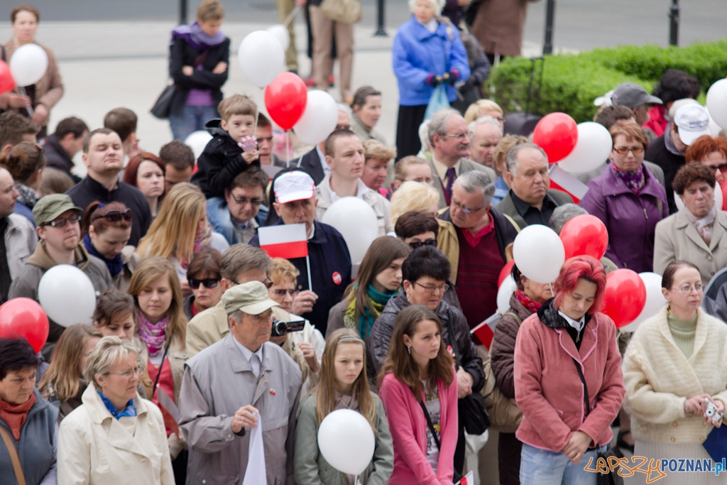 Dzień Flagi - 2.05.2011 r. Foto: lepszyPOZNAN.pl / Piotr Rychter Dzień Flagi - 2.05.2011 r. Foto: lepszyPOZNAN.pl / Piotr Rychter