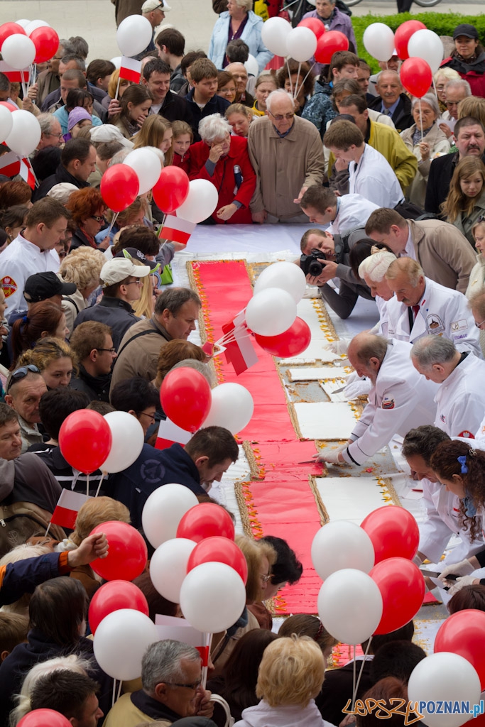 Dzień Flagi - 2.05.2011 r. Foto: lepszyPOZNAN.pl / Piotr Rychter Dzień Flagi - 2.05.2011 r. Foto: lepszyPOZNAN.pl / Piotr Rychter