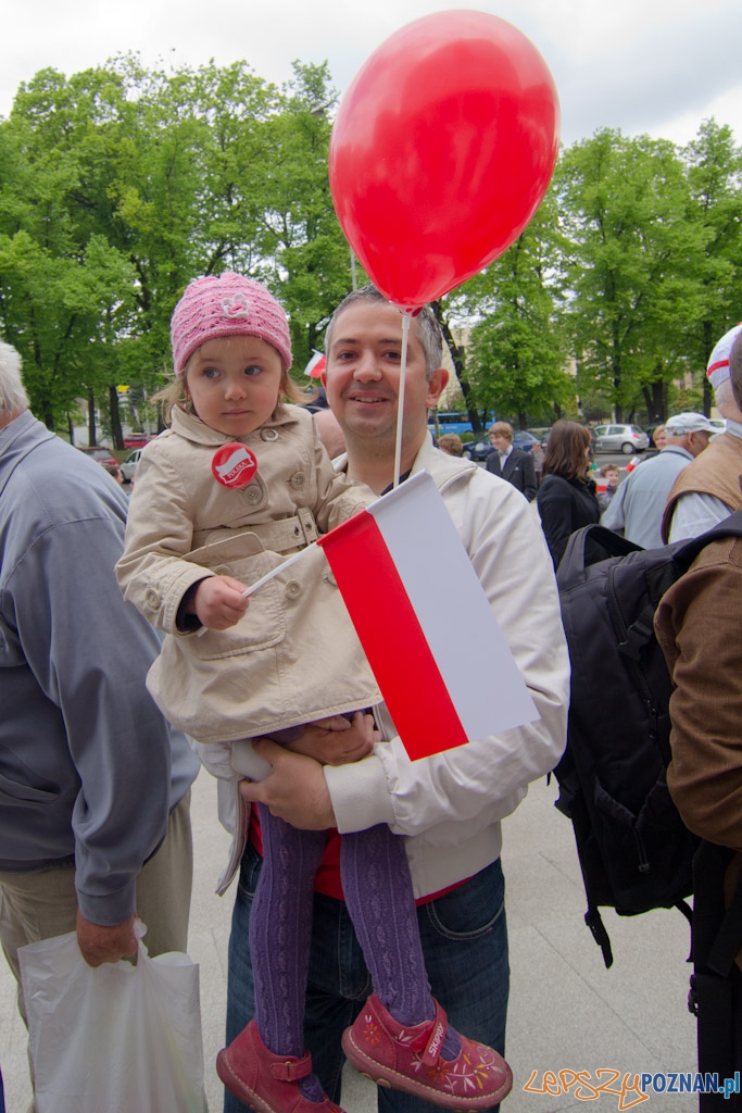 Dzień Flagi - 2.05.2011 r. Foto: lepszyPOZNAN.pl / Piotr Rychter Dzień Flagi - 2.05.2011 r. Foto: lepszyPOZNAN.pl / Piotr Rychter