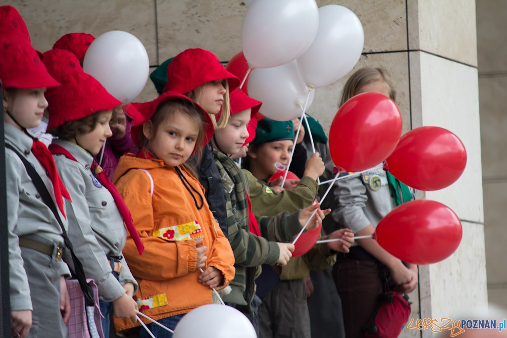 Dzień Flagi - 2.05.2011 r. Foto: lepszyPOZNAN.pl / Piotr Rychter Dzień Flagi - 2.05.2011 r. Foto: lepszyPOZNAN.pl / Piotr Rychter