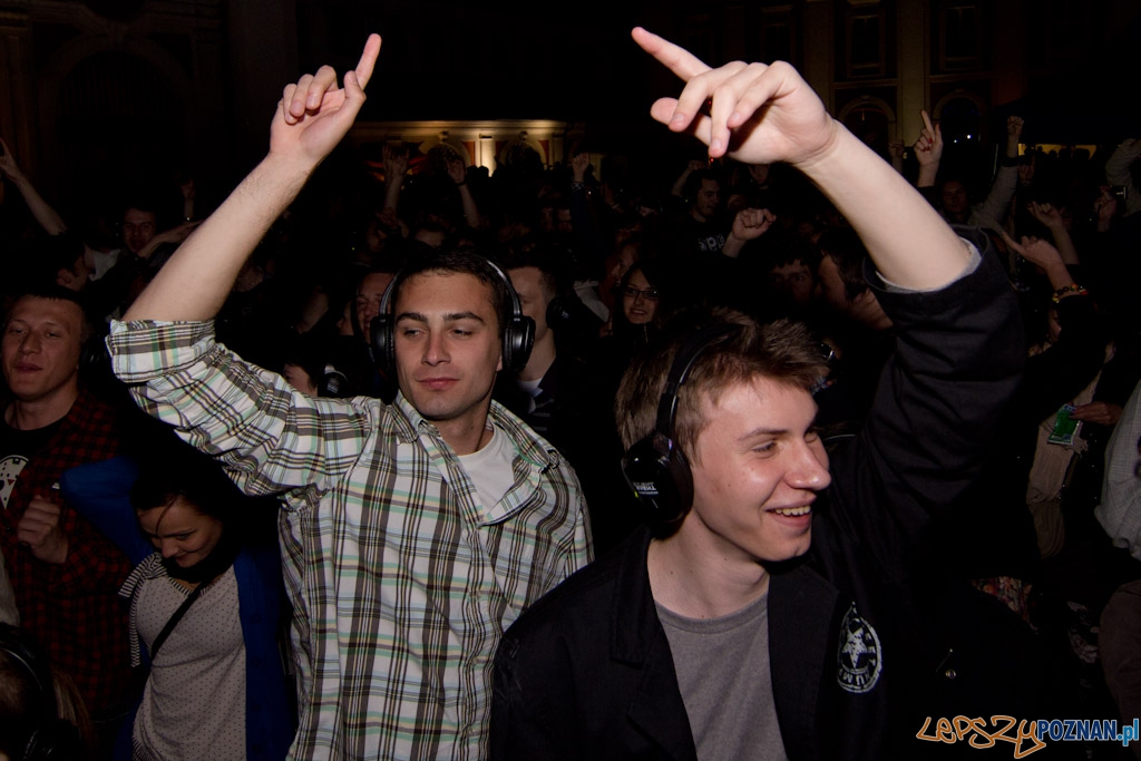 Nowe Nurty - Silent Concert - ShaKoFraKo Foto: lepszyPOZNAN.pl / Piotr Rychter Nowe Nurty - Silent Concert - ShaKoFraKo Foto: lepszyPOZNAN.pl / Piotr Rychter