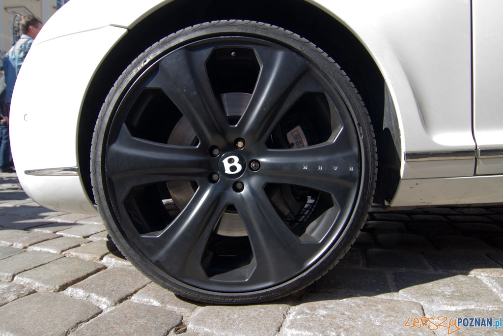 II Międzynarodowy Zlot Rolls Royce&Bentley Poznań 2011 Foto: lepszyPOZNAN.pl / Piotr Rychter II Międzynarodowy Zlot Rolls Royce&Bentley Poznań 2011 Foto: lepszyPOZNAN.pl / Piotr Rychter