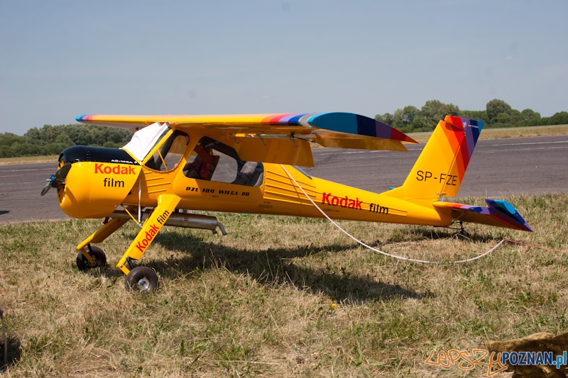 IV Ogólnopolski Zlot Gigantów 2011 - Lotnisko Bednary 05.06.2011 r. Foto: LepszyPOZNAN.pl / Paweł Rychter IV Ogólnopolski Zlot Gigantów 2011 - Lotnisko Bednary 05.06.2011 r. Foto: LepszyPOZNAN.pl / Paweł Rychter