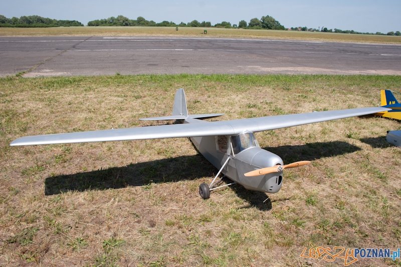 IV Ogólnopolski Zlot Gigantów 2011 - Lotnisko Bednary 05.06.2011 r. Foto: LepszyPOZNAN.pl / Paweł Rychter IV Ogólnopolski Zlot Gigantów 2011 - Lotnisko Bednary 05.06.2011 r. Foto: LepszyPOZNAN.pl / Paweł Rychter