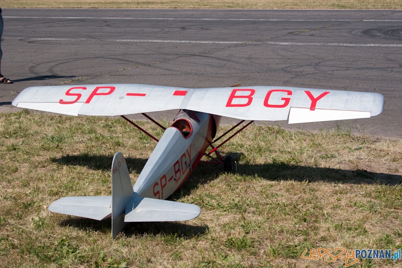 IV Ogólnopolski Zlot Gigantów 2011 - Lotnisko Bednary 05.06.2011 r. Foto: LepszyPOZNAN.pl / Paweł Rychter IV Ogólnopolski Zlot Gigantów 2011 - Lotnisko Bednary 05.06.2011 r. Foto: LepszyPOZNAN.pl / Paweł Rychter