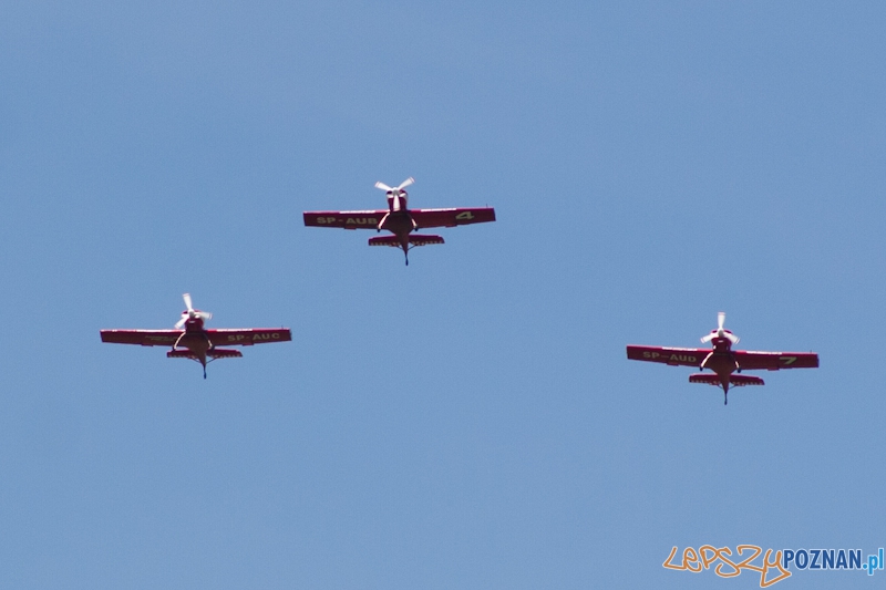 IV Ogólnopolski Zlot Gigantów 2011 - Lotnisko Bednary 05.06.2011 r. Foto: LepszyPOZNAN.pl / Paweł Rychter IV Ogólnopolski Zlot Gigantów 2011 - Lotnisko Bednary 05.06.2011 r. Foto: LepszyPOZNAN.pl / Paweł Rychter