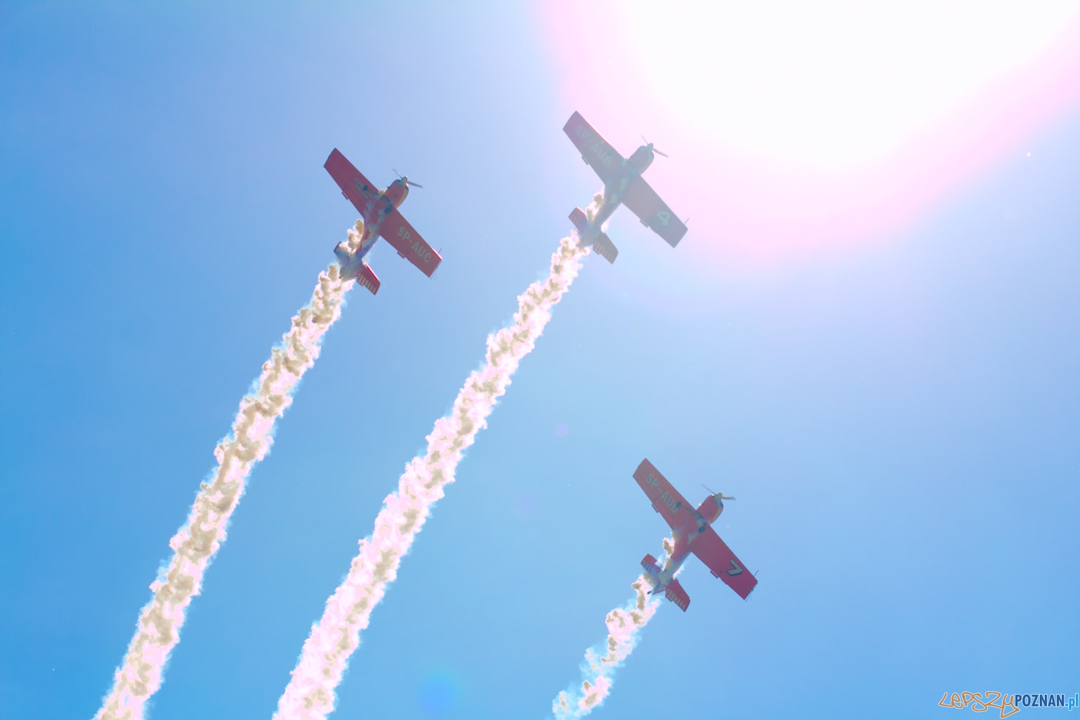 IV Ogólnopolski Zlot Gigantów 2011 - Lotnisko Bednary 05.06.2011 r. Foto: lepszyPOZNAN.pl / Piotr Rychter IV Ogólnopolski Zlot Gigantów 2011 - Lotnisko Bednary 05.06.2011 r. Foto: lepszyPOZNAN.pl / Piotr Rychter