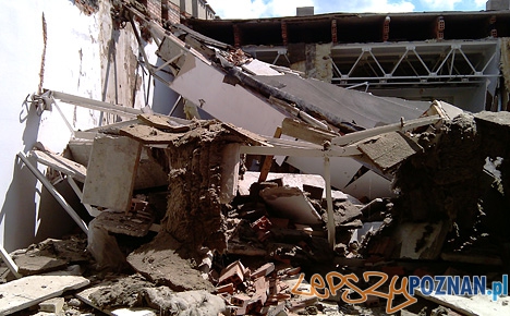 Zawalił się dach Foto: KM PSP Zawalił się dach Foto: KM PSP