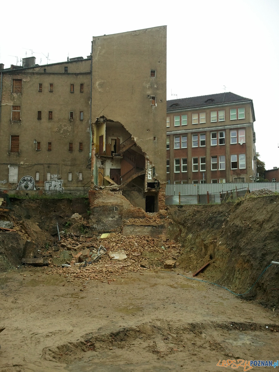 Zawalona ściana budynku przy ul. Krysiewicza Foto: lepszyPOZNAN.pl / gsm pr Zawalona ściana budynku przy ul. Krysiewicza Foto: lepszyPOZNAN.pl / gsm pr