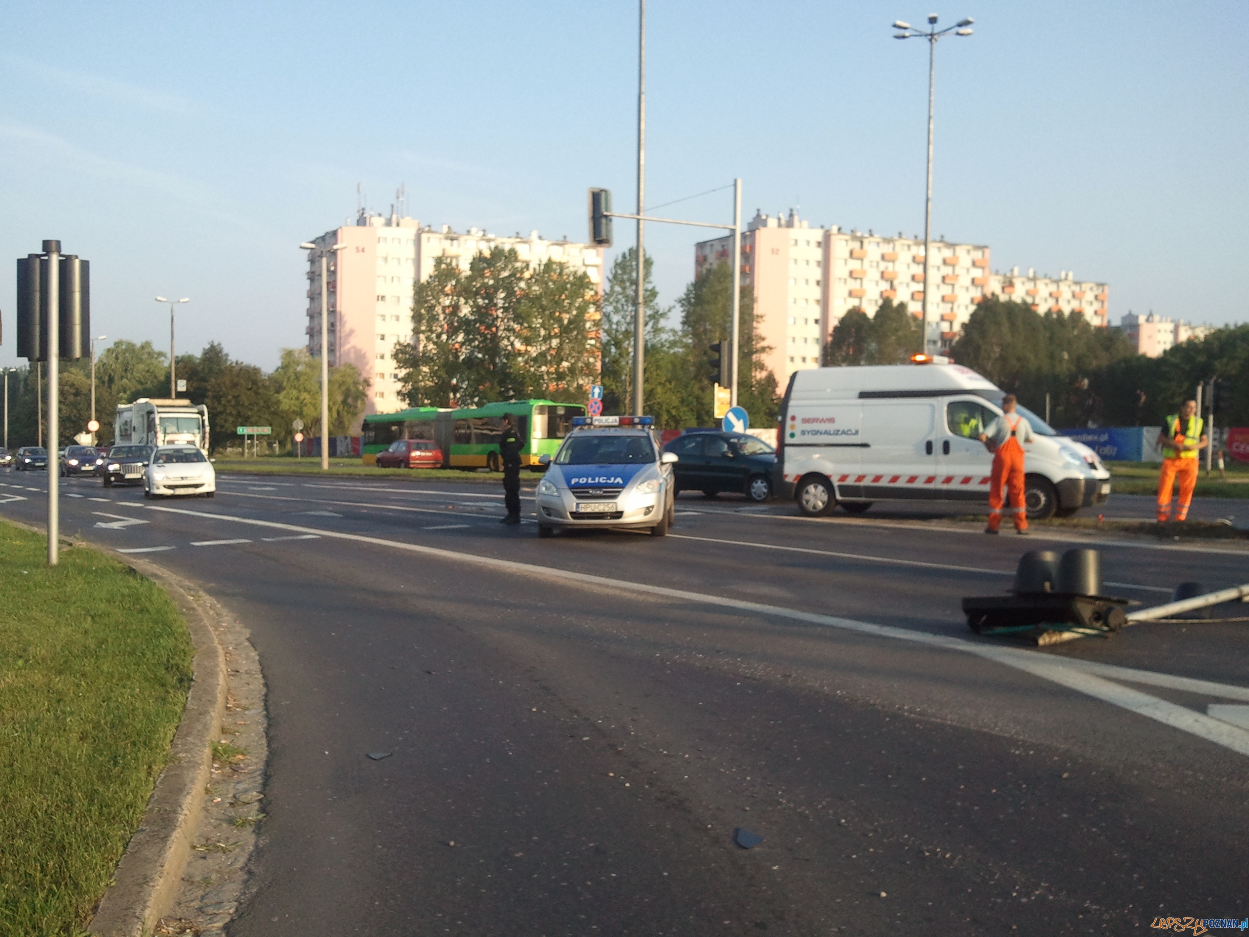 Poranne utrudnienia na Warszawskiej Foto: lepszyPOZNAN/gsm Poranne utrudnienia na Warszawskiej Foto: lepszyPOZNAN/gsm