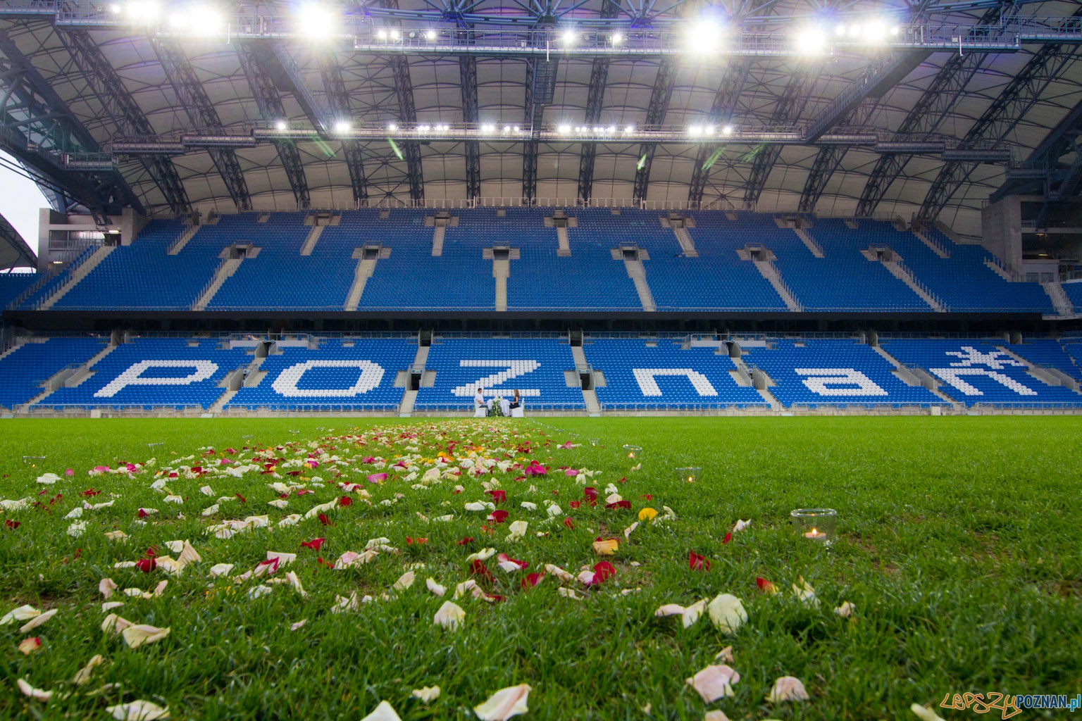 Kolacja na Stadionie Miejskim - 12.07.2011 r. Foto: lepszyPOZNAN.pl / Piotr Rychter Kolacja na Stadionie Miejskim - 12.07.2011 r. Foto: lepszyPOZNAN.pl / Piotr Rychter