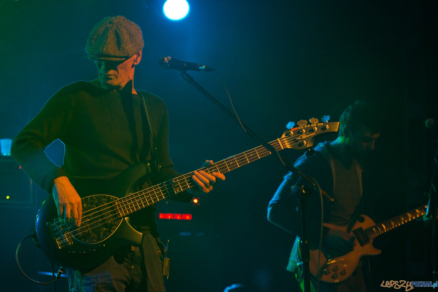 Lech Janerka na Dziedzińcu CK Zamek - 21.07.2011 r. Foto: lepszyPOZNAN.pl / Piotr Rychter Lech Janerka na Dziedzińcu CK Zamek - 21.07.2011 r. Foto: lepszyPOZNAN.pl / Piotr Rychter