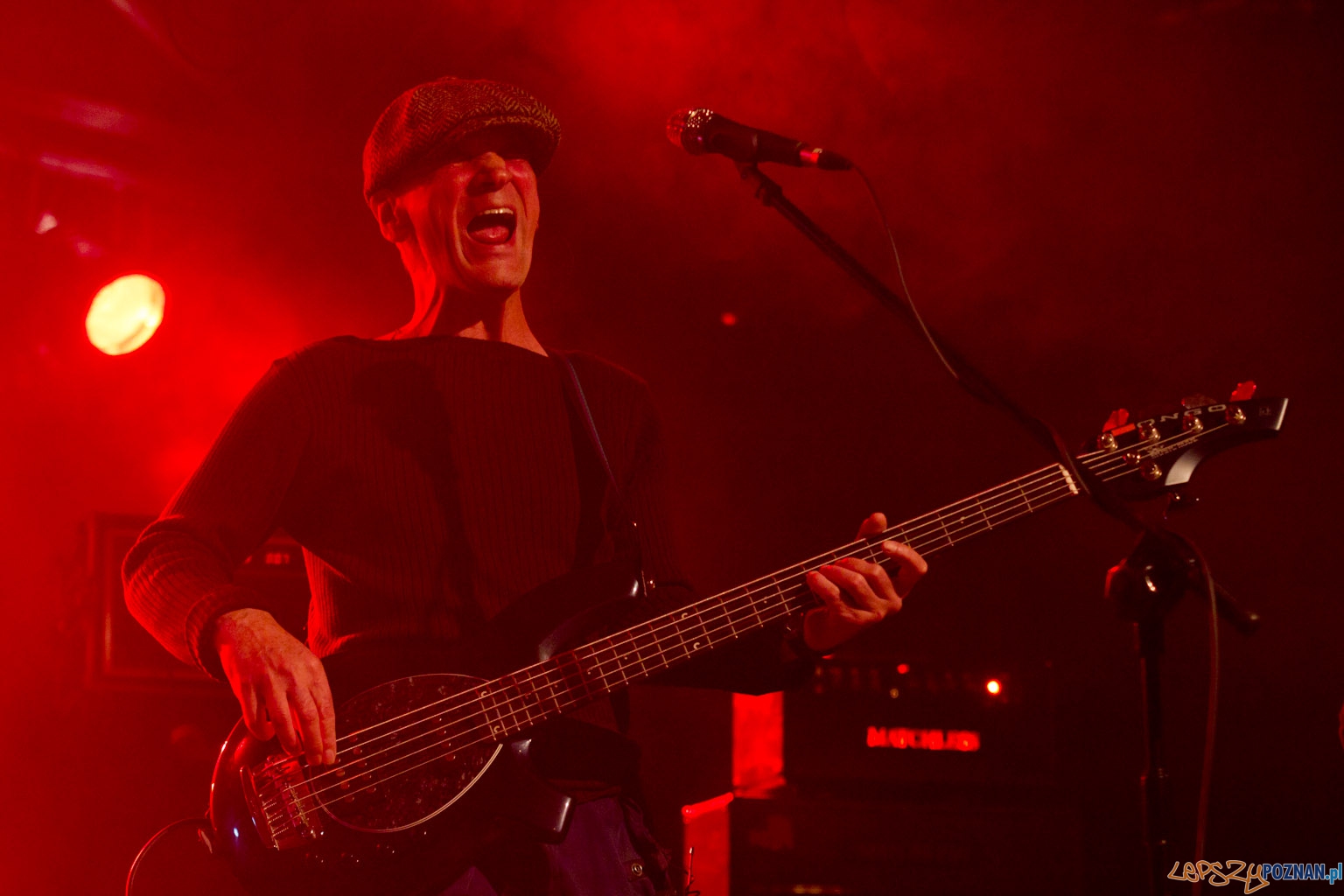 Lech Janerka na Dziedzińcu CK Zamek - 21.07.2011 r. Foto: lepszyPOZNAN.pl / Piotr Rychter Lech Janerka na Dziedzińcu CK Zamek - 21.07.2011 r. Foto: lepszyPOZNAN.pl / Piotr Rychter