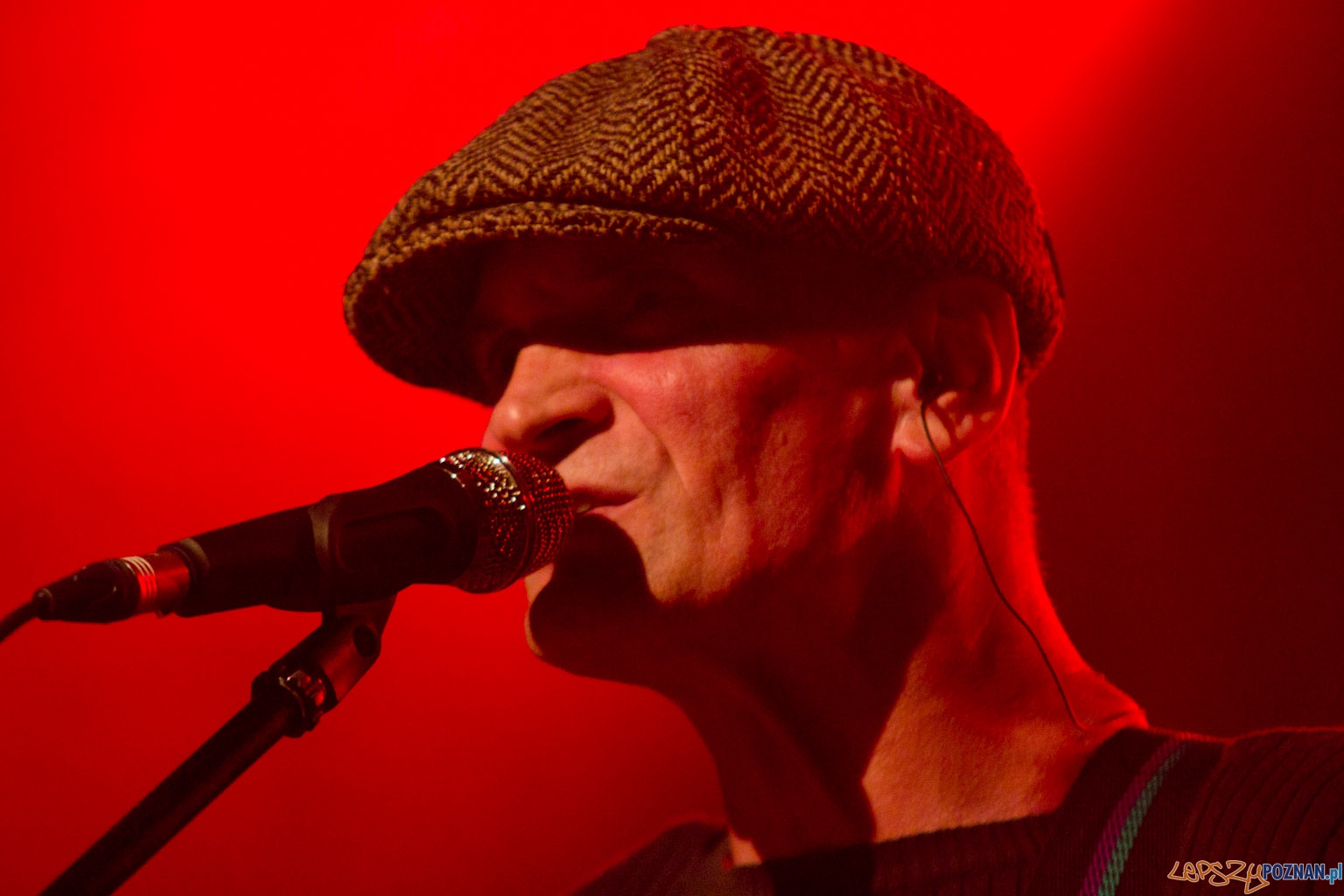 Lech Janerka na Dziedzińcu CK Zamek - 21.07.2011 r. Foto: lepszyPOZNAN.pl / Piotr Rychter Lech Janerka na Dziedzińcu CK Zamek - 21.07.2011 r. Foto: lepszyPOZNAN.pl / Piotr Rychter