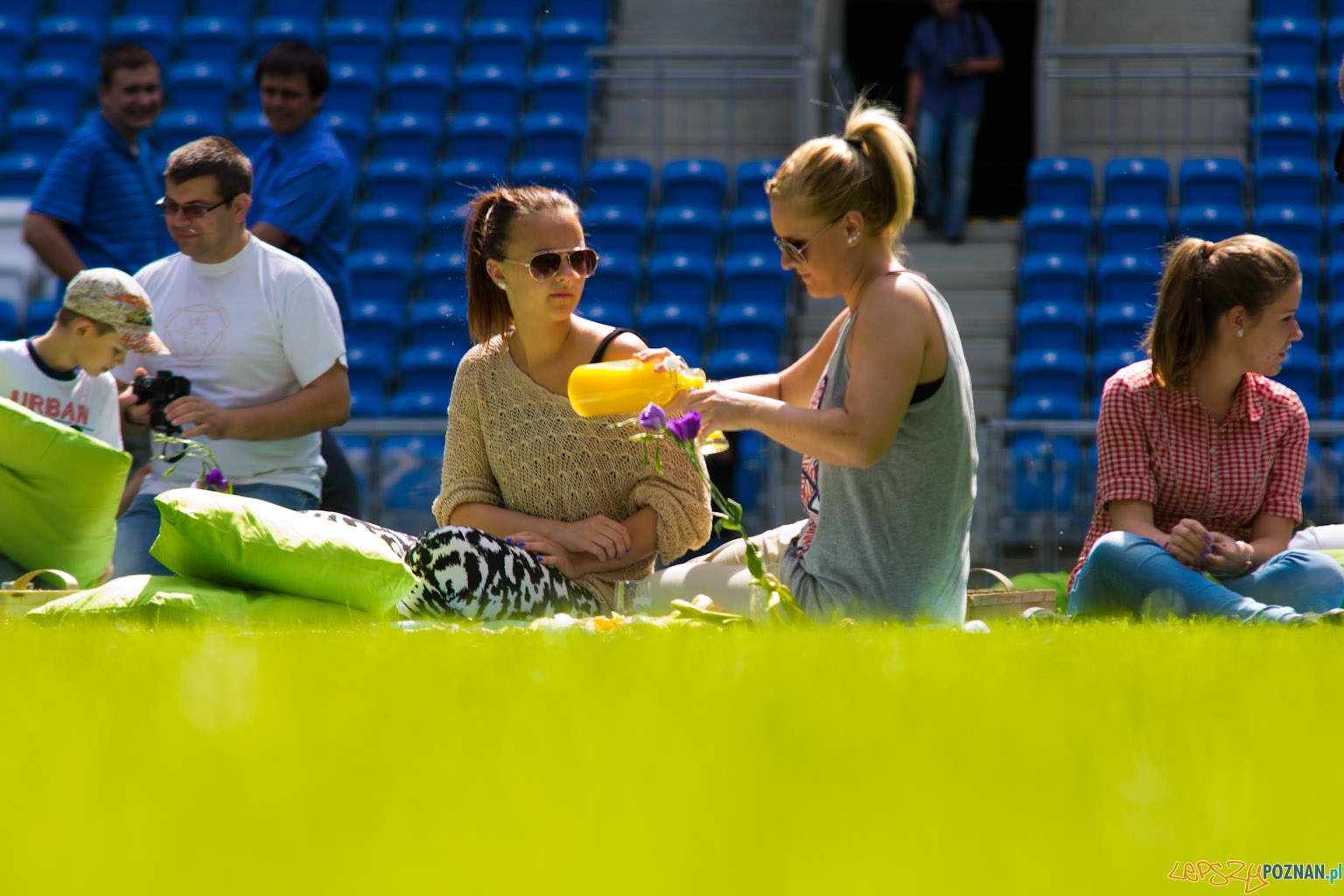 Śniadanie na Stadionie Miejskim 17.07.2011 r. Foto: lepszyPOZNAN.pl / Piotr Rychter Śniadanie na Stadionie Miejskim 17.07.2011 r. Foto: lepszyPOZNAN.pl / Piotr Rychter